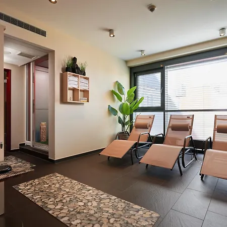 Novina Hotel Tillypark-2